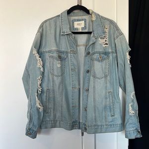 Forever 21 Los Angeles Light Wash Ripped Jean Jacket — Size: S